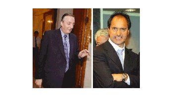 ámbito.com | Néstor Kirchner y Daniel Scioli ayer se reunieron en la Casa de Santa Cruz, en la Capital Federal, para definir una respuesta si Carlos Menem formalizaba su renuncia.