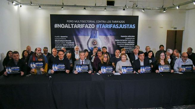 Convocan a un apagón nacional contra los tarifazos en los servicios públicos.