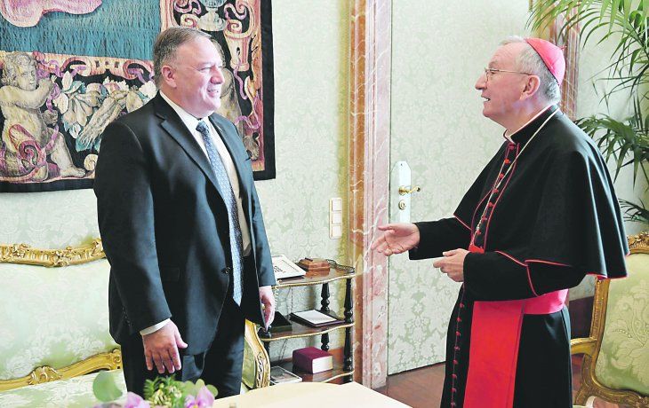 CORTOCIRCUITO. El secretario de Estado Mike Pompeo fue recibido por su par del Vaticano, Pietro Parolin.&nbsp;