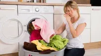 El lavarropas puede acumular bacterias que producen mal olor en tu ropa, pero son muy fáciles de eliminar.