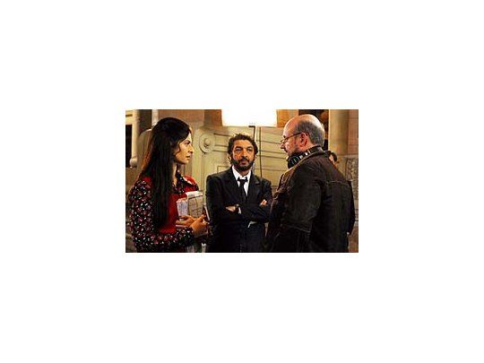 Soledad Villamil, Ricardo Darín y Juan José Campanella durante el rodaje de El secreto de sus ojos