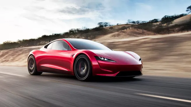 El deportivo eléctrico de Tesla acumula años de demoras, pero su equipo de diseño volvió a prometer novedades.