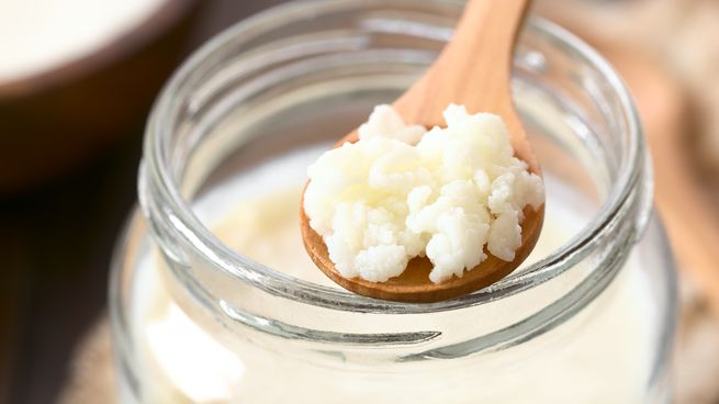 El chucrut surge de la fermentación láctica natural de hojas picadas de diversas variedades de repollo blanco y duro.