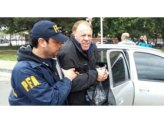 Omar Caballo Suárez es considerarlo jefe y organizador de una asociación ilícita y responsable de maniobras de extorsión, por lo que fue detenido y le trabaron embargo por $ 10 millones.