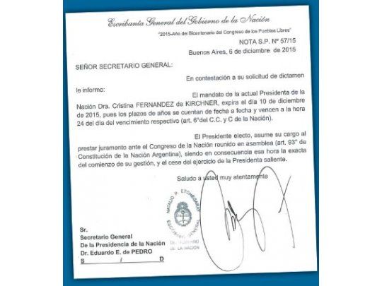 En medio de la polémica por la entrega del bastón de mando, la Escribanía General de Gobierno emitió una interpretación: sin jura de por medio, el mandato presidencial dura hasta las 24 horas del 10-D.