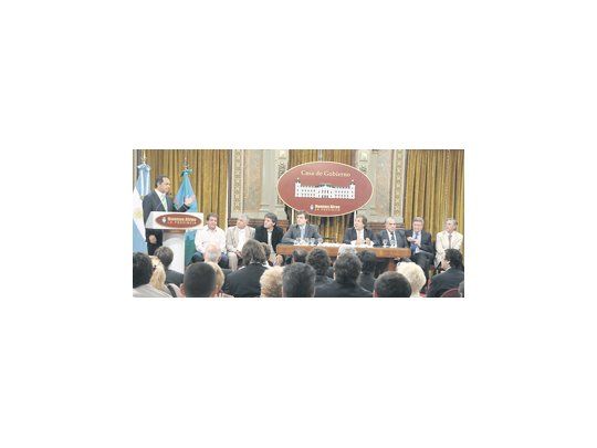 A solas, Scioli amansó a Moyano, que pide espacios