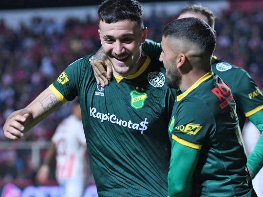 Defensa y Justicia ganó en Santa Fe y sigue metido de lleno en la pelea por la clasificación.