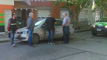 Uber ilegal. El auto que reallizaba el primer viaje en Mar del Plata fue secuestrado dos horas después que la aplicación comenzara a funcionar en la ciudad.