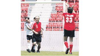 Entre el fútbol y el papelón