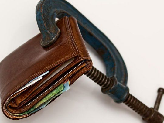 Los ajustes, dolorosos en la mayoría de las ocasiones para gran parte de la sociedad, suelen tener como eje central el componente externo.