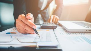 Los bancos presentarán flojos balances del tercer trimestre, pero esperan una recuperación en 2026. Los bancos presentarán flojos balances del tercer trimestre, pero esperan una recuperación en 2026.