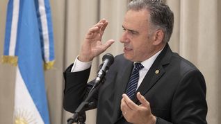 El presidente Yamandú Orsi se refirió a la baja del dólar.