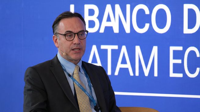 El panel presidido por el titular del BCU concluyó que los aranceles y el conflicto en Medio Oriente son hoy factores más determinantes para los precios que las propias tasas de interés.