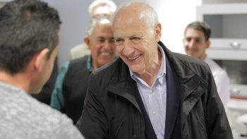 Lavagna, de recorrida por Mar del Plata tras el lanzamiento de su fórmula con Juan Manuel Urtubey.&nbsp; 