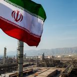 Por qué un estrecho en Medio Oriente puede cambiar el precio del petróleo. Por qué un estrecho en Medio Oriente puede cambiar el precio del petróleo.