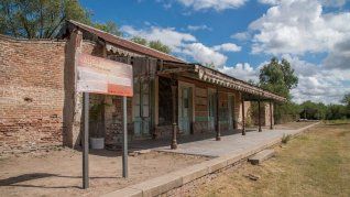 Entre praderas y edificios olvidados, Naicó se posiciona como un refugio ideal para el turismo que apuesta por la calma y la conexión con lo simple.