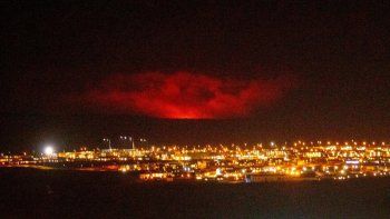 islandia: un volcan entro en erupcion cerca de la capital