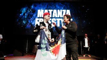 Lit Killah cerró el festival Matanza Freestyle ante más de cinco mil jóvenes.