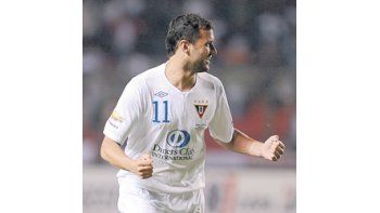 Ezequiel González grita el primer gol como suyo (en realidad, el rebote en Barcos fue fortuito). El rosarino jugó un gran partido y fue la figura de la cancha.
