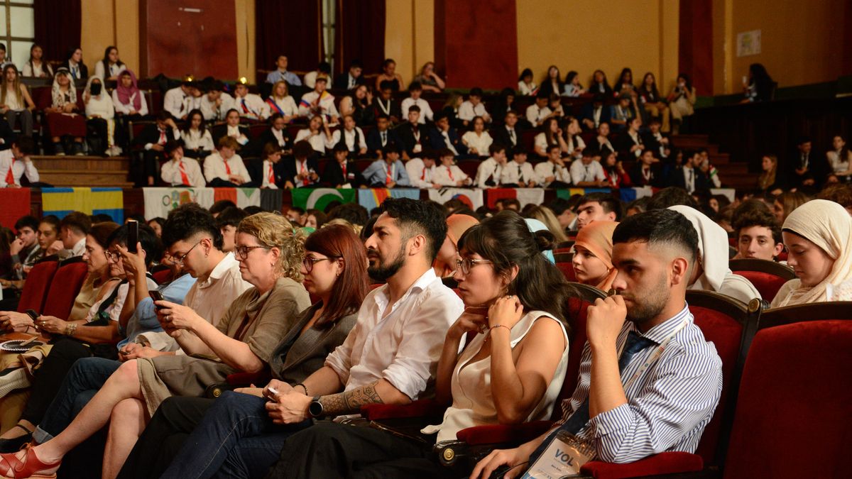 More than 900 young people from all over the country meet in Buenos Aires to build solutions for the future