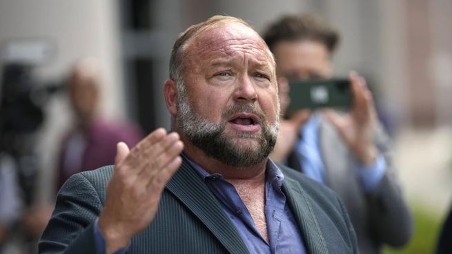 Este hombre logró generar una gran polémica con sus millones de dólares.