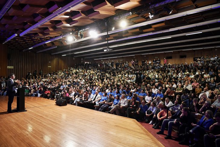 El gobernador bonaerense presentó en la UBA el espacio “Universidad y Ciencia” del Movimiento Derecho al Futuro. El gobernador bonaerense presentó en la UBA el espacio “Universidad y Ciencia” del Movimiento Derecho al Futuro.