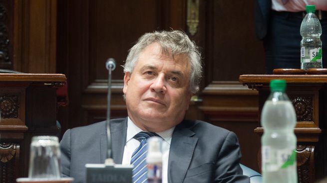 El canciller Omar Paganini llamó a consultas al embajador Eber da Rosa.