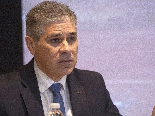 El presidente de YPF, Pablo González, detacó la firma de las paritarias con los sindicatos pretroleros. “Con laparitaria revisamos todo, porque el año pasado perdieron, y pudimos arreglar para dos años y medio, expresó.