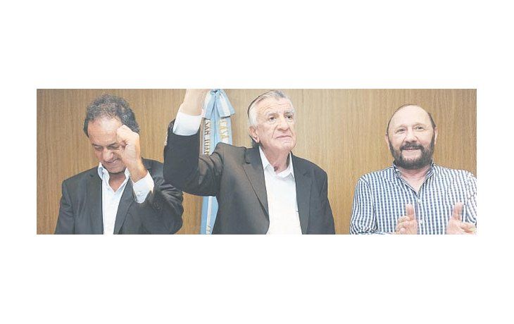 ámbito.com | José Luis Gioja, Daniel Scioli y Gildo Insfrán en la cabecera. Guillermo Moreno, Beder Herrera, Julio Pereyra, Julián Domínguez y Fernando Espinoza, entre otros.