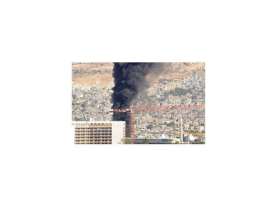 La explosión provocó densas nuebes de humo en Damasco.