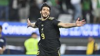 Raúl Jiménez hace historia con la camiseta de México.