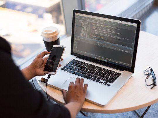 Desde la computadora o el celular las inmobiliarias y consorcios pueden operar con sus clientes.