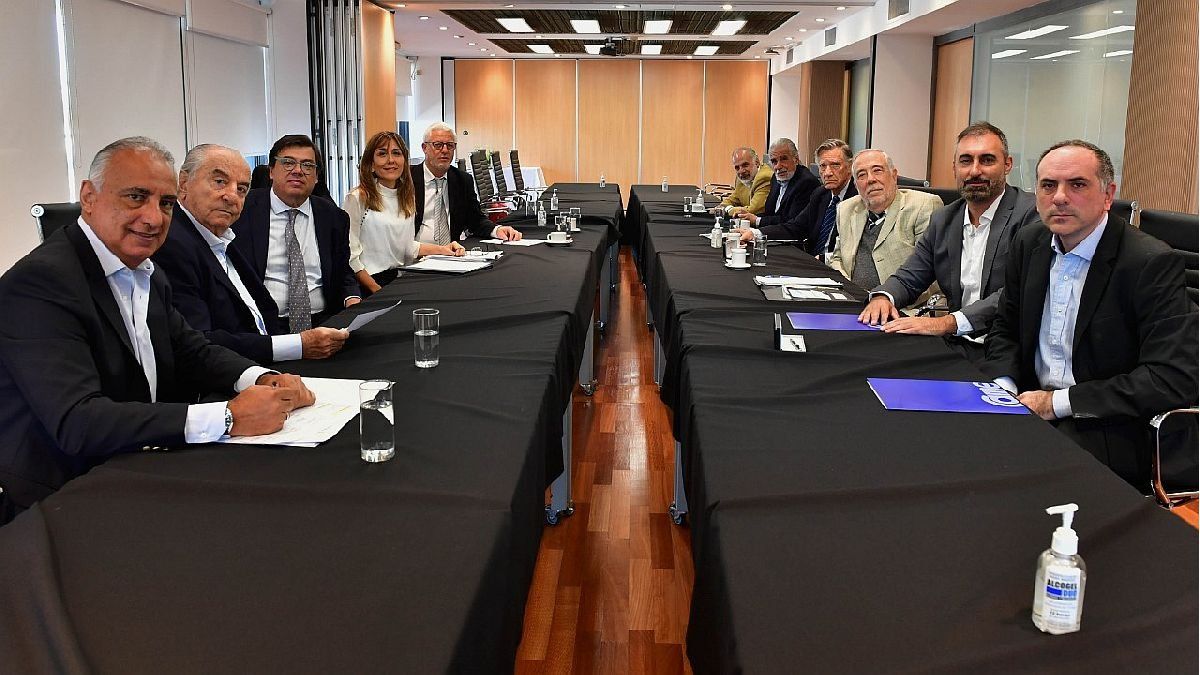 union and employers agreed to raise wages of almost 60%