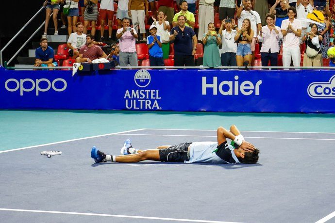 El mexicano Rodrigo Pacheco clasificó a cuartos de final del Abierto Mexicano de Tenis, por la baja de Casper Ruud, debido a molestias estomacales.