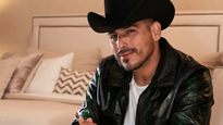 de cuanto es la fortuna de espinoza paz en 2025: uno de los cantantes mas influyentes del regional mexicano