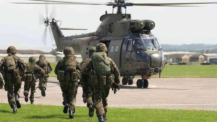 La RAF mantiene estacionados en la base aérea de Mount Pleasant cuatro cazas Typhoon, encargados de la defensa aérea permanente bajo el sistema de alerta de reacción rápida. La RAF mantiene estacionados en la base aérea de Mount Pleasant cuatro cazas Typhoon, encargados de la defensa aérea permanente bajo el sistema de alerta de reacción rápida.