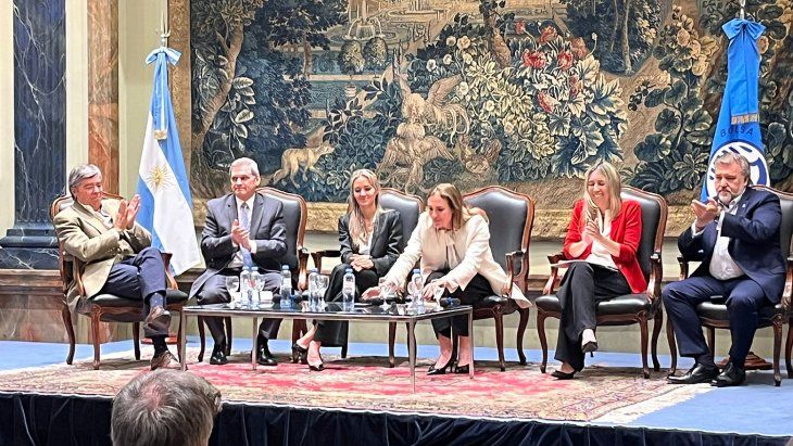 El segundo panel 2 fue moderado por Carlos Rozen y estuvieron Hernán Munilla Lacasa, Roberto D. Murmis, Georgina Losada, María José Van Morlegan, Alexia Rosenthal y Víctor Varone.