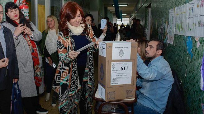 Cristina Kirchner votando en las elecciones generales del 2019.