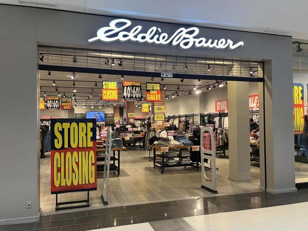 La empresa hizo historia al equipar la primera expedición estadounidense al Monte Everest. La empresa hizo historia al equipar la primera expedición estadounidense al Monte Everest.