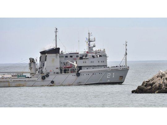 El buque ARA Puerto Argentino se suma a la búsqueda del submarino junto con un robot ruso