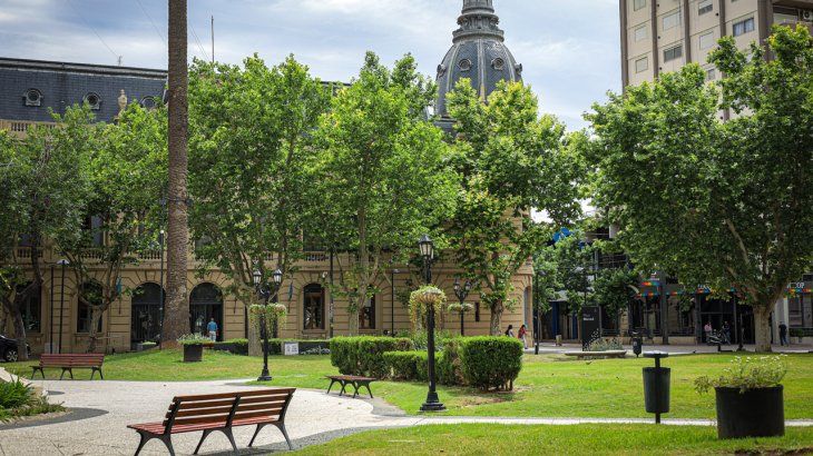 Plaza Central y Palacio Municipal de Pergamino.