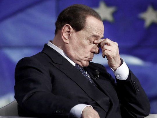 El tres veces primer ministro italiano SilvioBerlusconi está internado por coronavirus