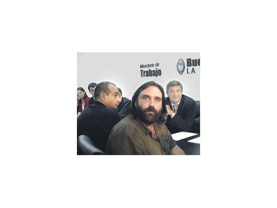 El titular del SUTEBA, Roberto Baradel, lideró la reunión paritaria junto a Mario Oporto (atrás) y RafaelPerelmiter.
