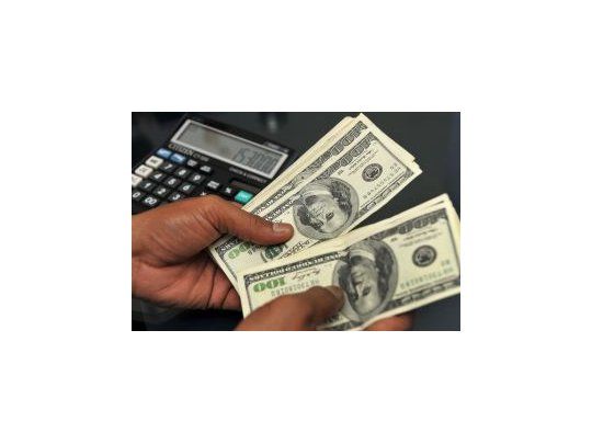 El dólar blue cedió a $ 12,50 y oficial subió a $ 8,19