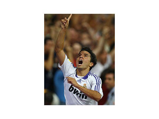 Javier Saviola marcó el primer gol del partido donde Real Madrid le ganó a Almería.