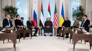 Rusia, Ucrania y EEUU se reunieron por el plan de paz. Rusia, Ucrania y EEUU se reunieron por el plan de paz.