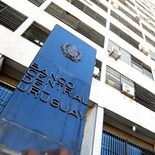 El BCU y el MEF buscan colocar cuatro títulos por un total de $ 21.900 millones. El BCU y el MEF buscan colocar cuatro títulos por un total de $ 21.900 millones.