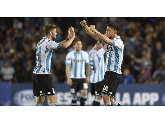 A Racing le bastó el gol de visitante y controlar la ventaja para meterse en cuartos