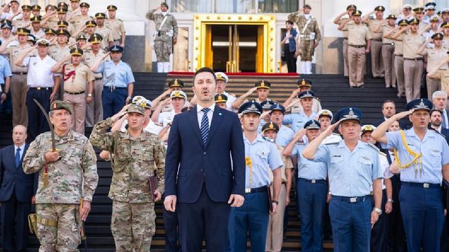 Fuerzas Armadas cobrarán aumentos en tiempo y forma.