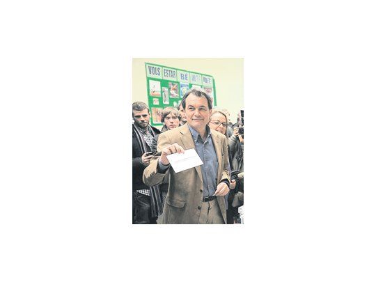 Artur Mas, líder de Convergencia i Unió, el gran partido nacionalista de Cataluña, venció ayer al socialismo y será el próximo gobernante de esa poderosa comunidad autónoma de España.